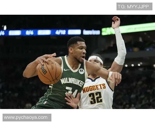 热火与雄鹿激战正酣现场直播全程回顾与精彩瞬间分享