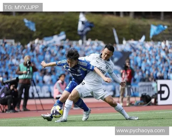 山口雷诺法与甲府风林的激烈对决展现足球魅力与团队精神