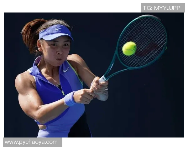 网球装备选购指南精选舒适时尚球衣推荐助你提升比赛表现